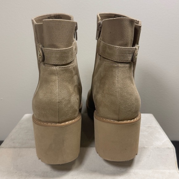 Gianni Bernini Women's Tan Ankle Boots, size 11M, NWOT - Picture 12 of 12